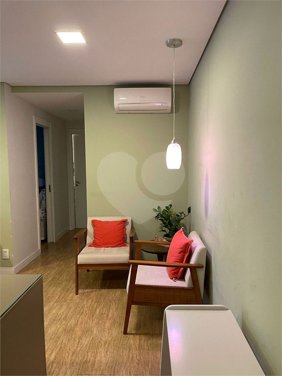 Apartamento à venda na Vila Mariana de 70,05m² com 2 dormitórios, 1 suíte e 2 vagas. 