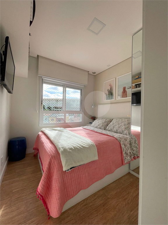 Apartamento à venda na Vila Mariana de 70,05m² com 2 dormitórios, 1 suíte e 2 vagas. 