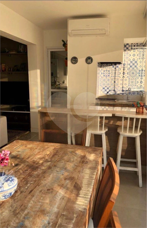 Apartamento à venda na Vila Mariana de 70,05m² com 2 dormitórios, 1 suíte e 2 vagas. 