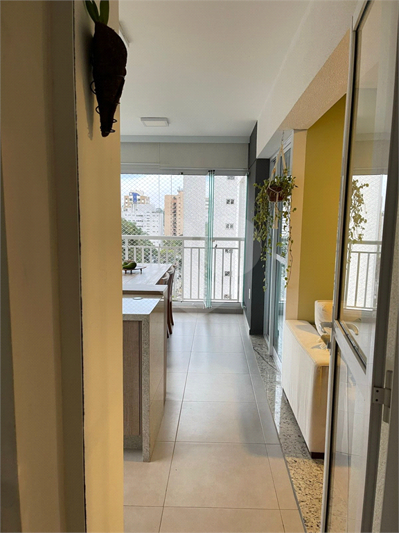 Apartamento à venda na Vila Mariana de 70,05m² com 2 dormitórios, 1 suíte e 2 vagas. 