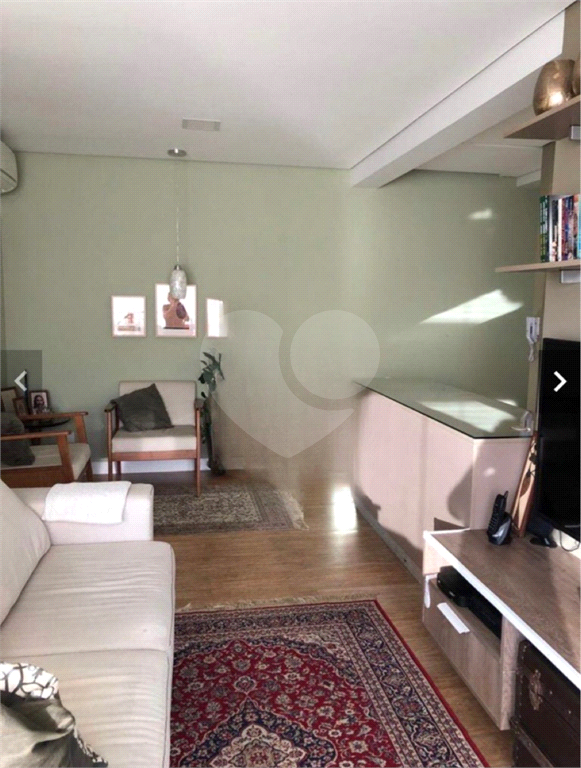 Apartamento à venda na Vila Mariana de 70,05m² com 2 dormitórios, 1 suíte e 2 vagas. 