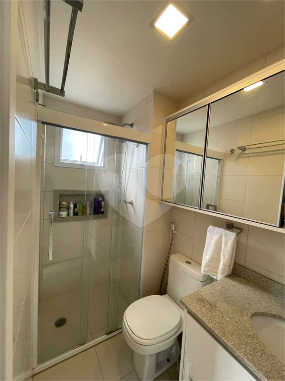 Apartamento à venda na Vila Mariana de 70,05m² com 2 dormitórios, 1 suíte e 2 vagas. 