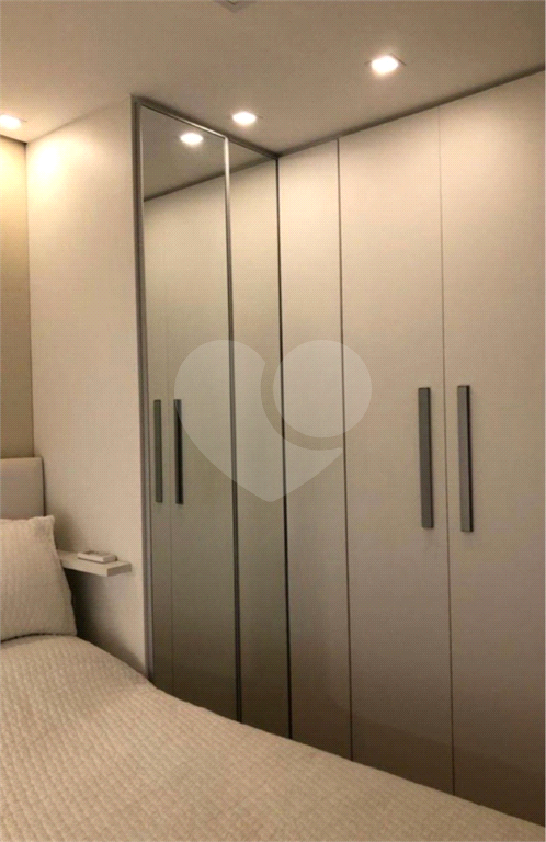 Apartamento à venda na Vila Mariana de 70,05m² com 2 dormitórios, 1 suíte e 2 vagas. 