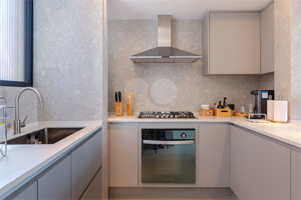 APTO 2 QUARTOS + 1 VAGA -  JARDIM PAULISTA - REFORMADO