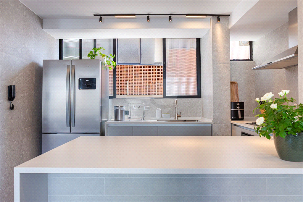 APTO 2 QUARTOS + 1 VAGA -  JARDIM PAULISTA - REFORMADO