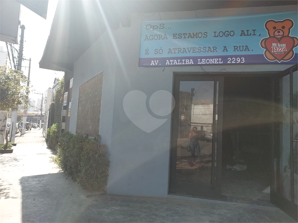Prédio de esquina com 300M², localizado em região estratégica na :Parada Inglesa