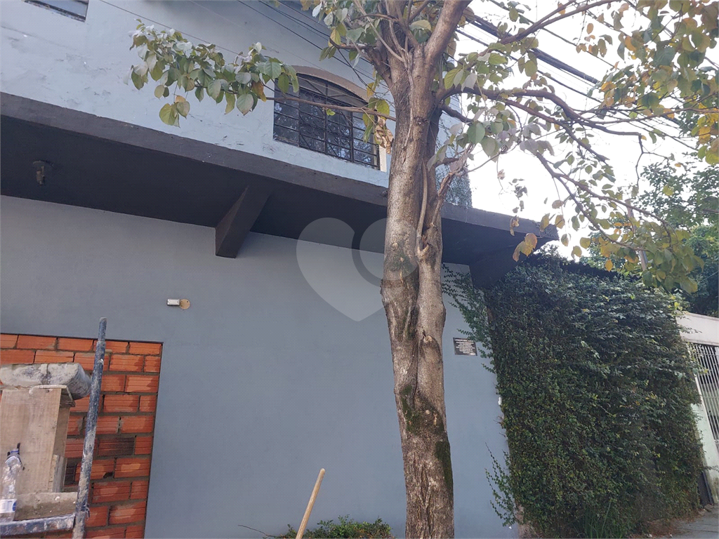 Prédio de esquina com 300M², localizado em região estratégica na :Parada Inglesa