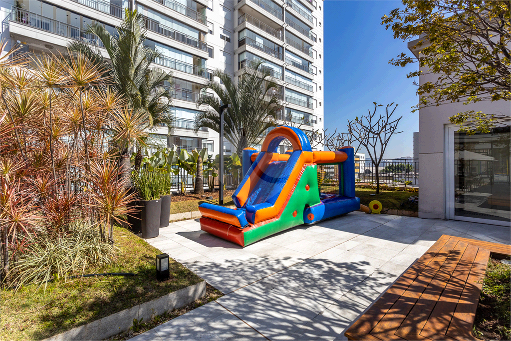 Apartamento à venda na Barra Funda de 94m² com 03 dormitórios sendo 2 suítes e 2 vagas. 