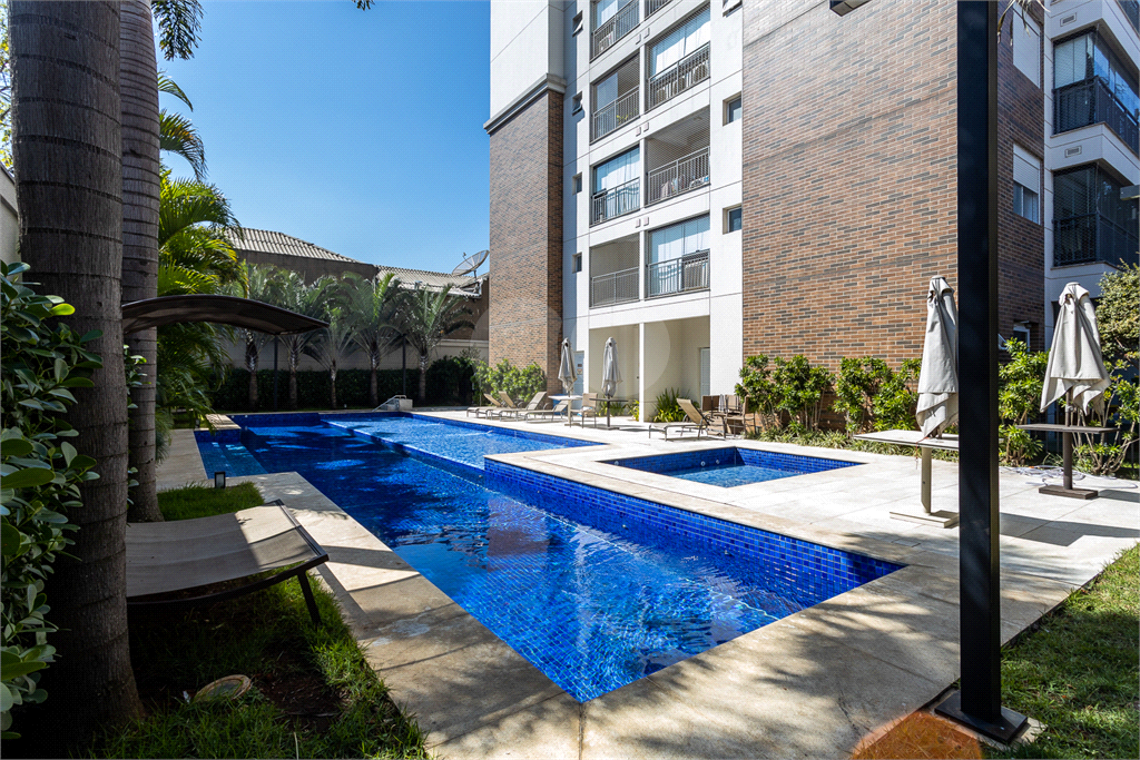 Apartamento à venda na Barra Funda de 94m² com 03 dormitórios sendo 2 suítes e 2 vagas. 