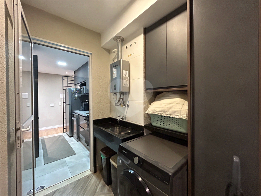 Apartamento à venda na Barra Funda de 94m² com 03 dormitórios sendo 2 suítes e 2 vagas. 