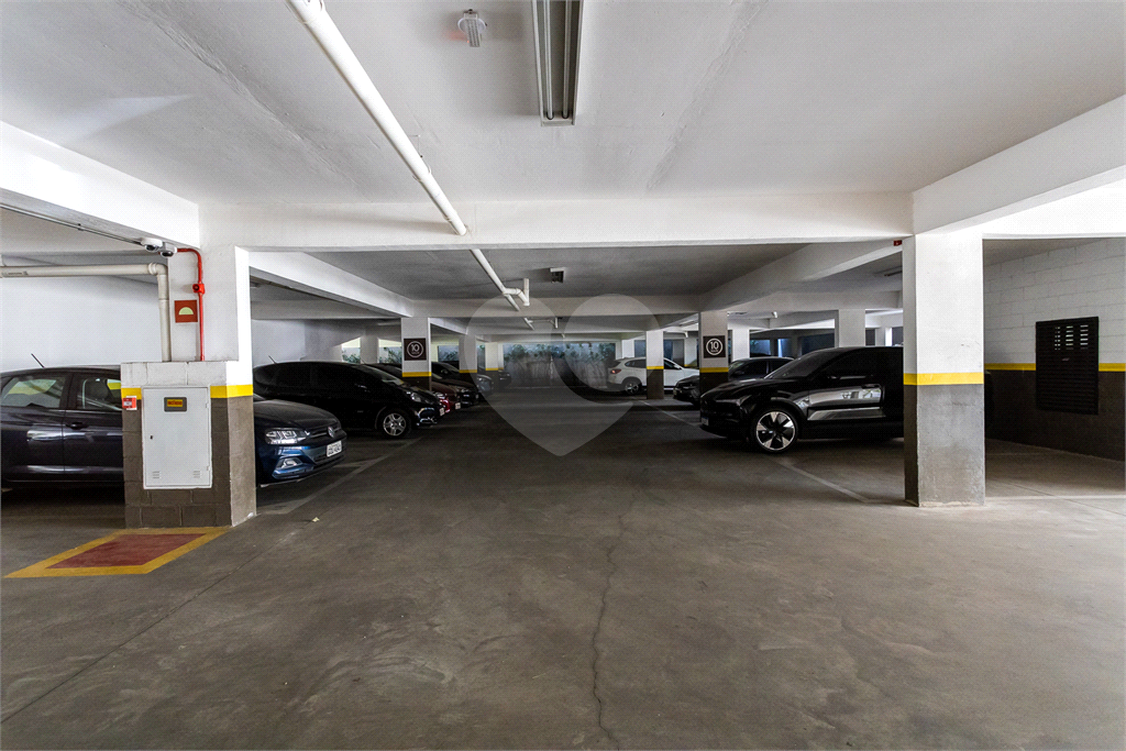 Apartamento à venda na Barra Funda de 94m² com 03 dormitórios sendo 2 suítes e 2 vagas. 