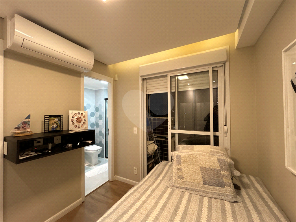 Apartamento à venda na Barra Funda de 94m² com 03 dormitórios sendo 2 suítes e 2 vagas. 