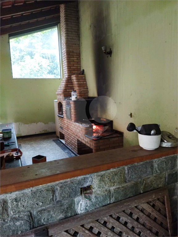 Casa no condomínio  em Embu  740 m² 