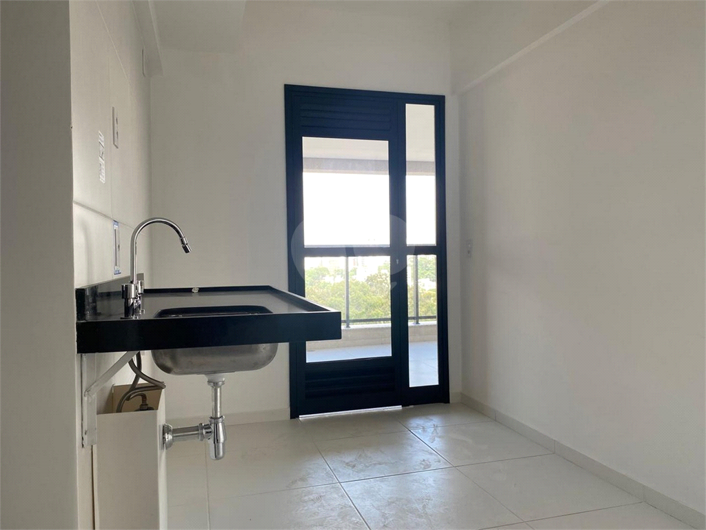 APARTAMENTO em PINHEIROS