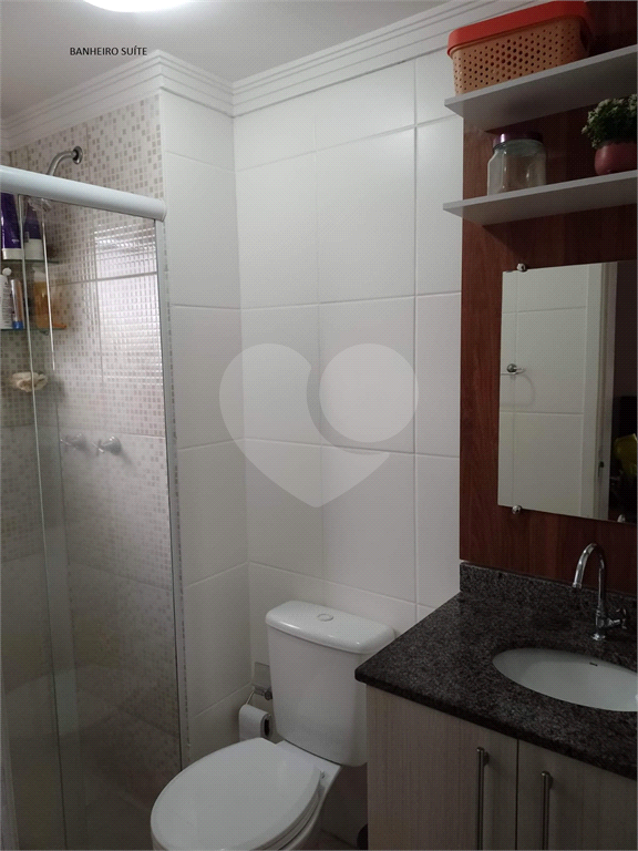 Apartamento com 3 dormitórios e vaga de garagem.