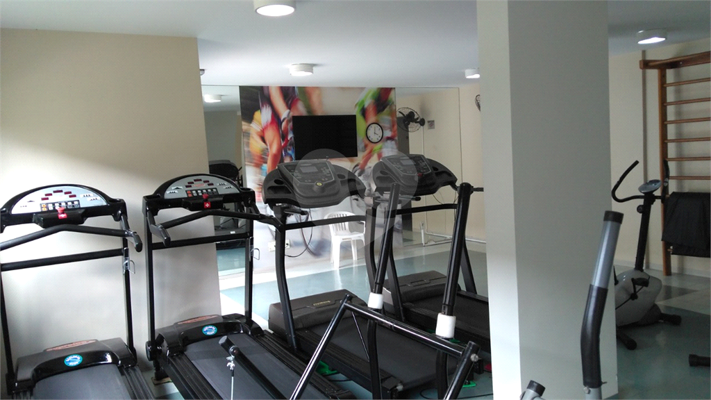 Apartamento com 3 dormitórios e vaga de garagem.