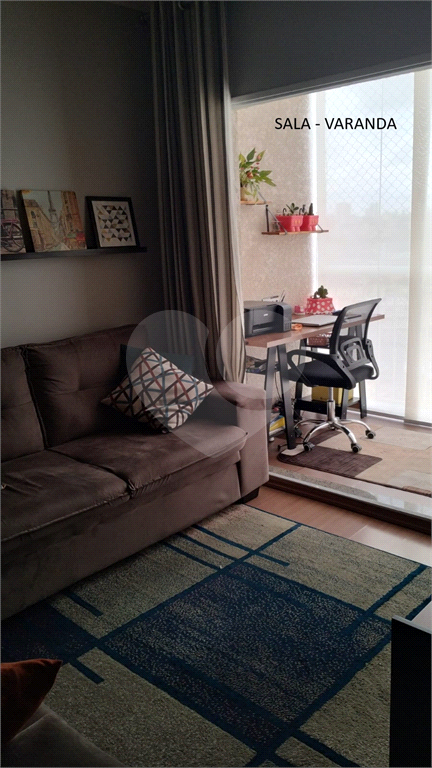 Apartamento com 3 dormitórios e vaga de garagem.