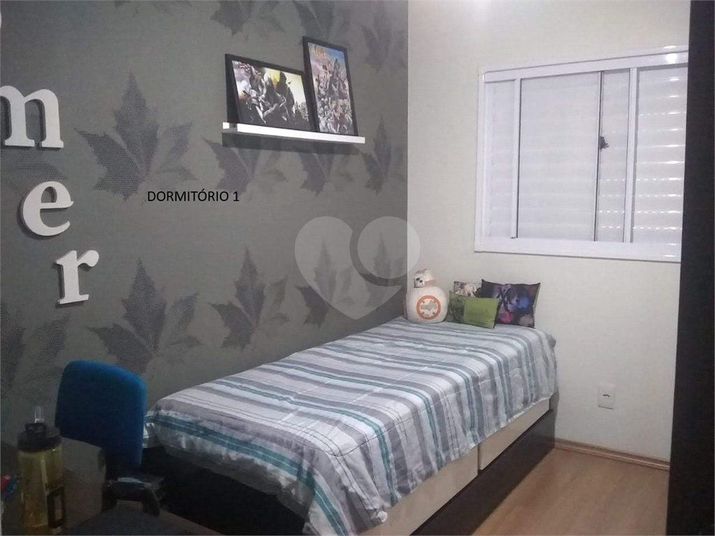 Apartamento com 3 dormitórios e vaga de garagem.