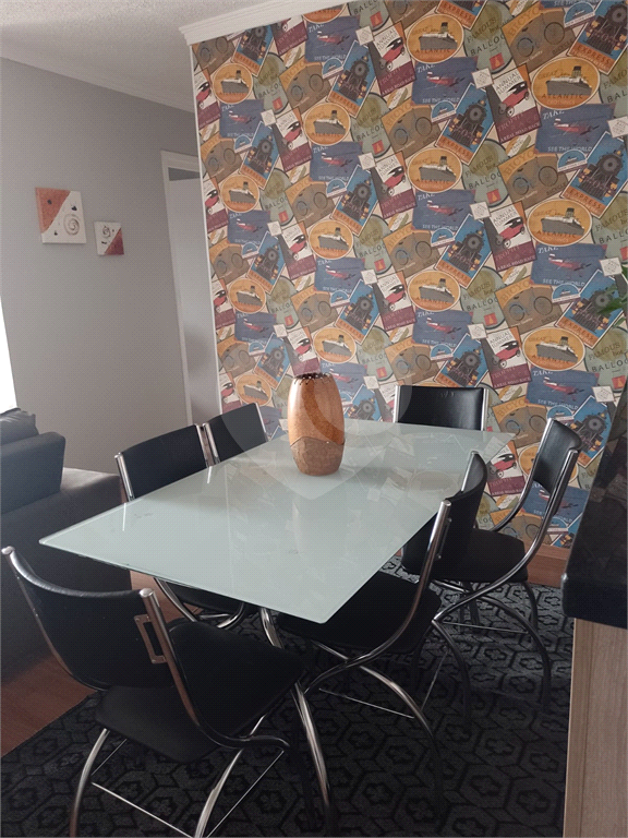 Apartamento com 3 dormitórios e vaga de garagem.