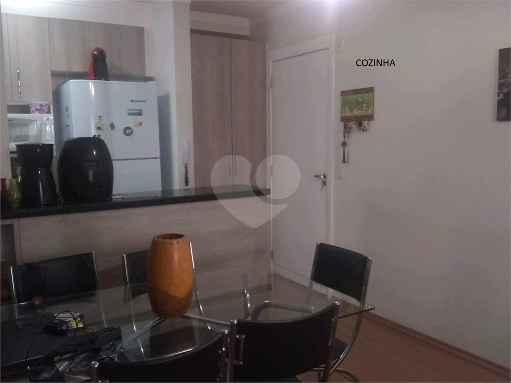 Apartamento com 3 dormitórios e vaga de garagem.