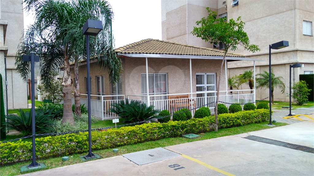 Apartamento com 3 dormitórios e vaga de garagem.