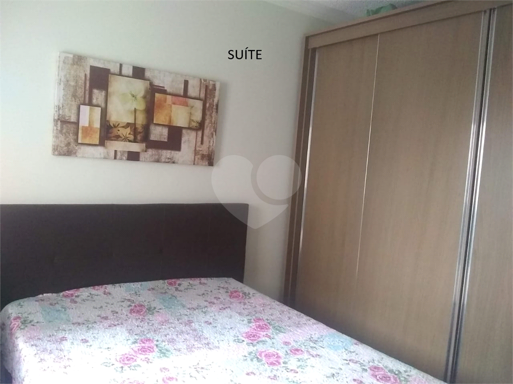 Apartamento com 3 dormitórios e vaga de garagem.