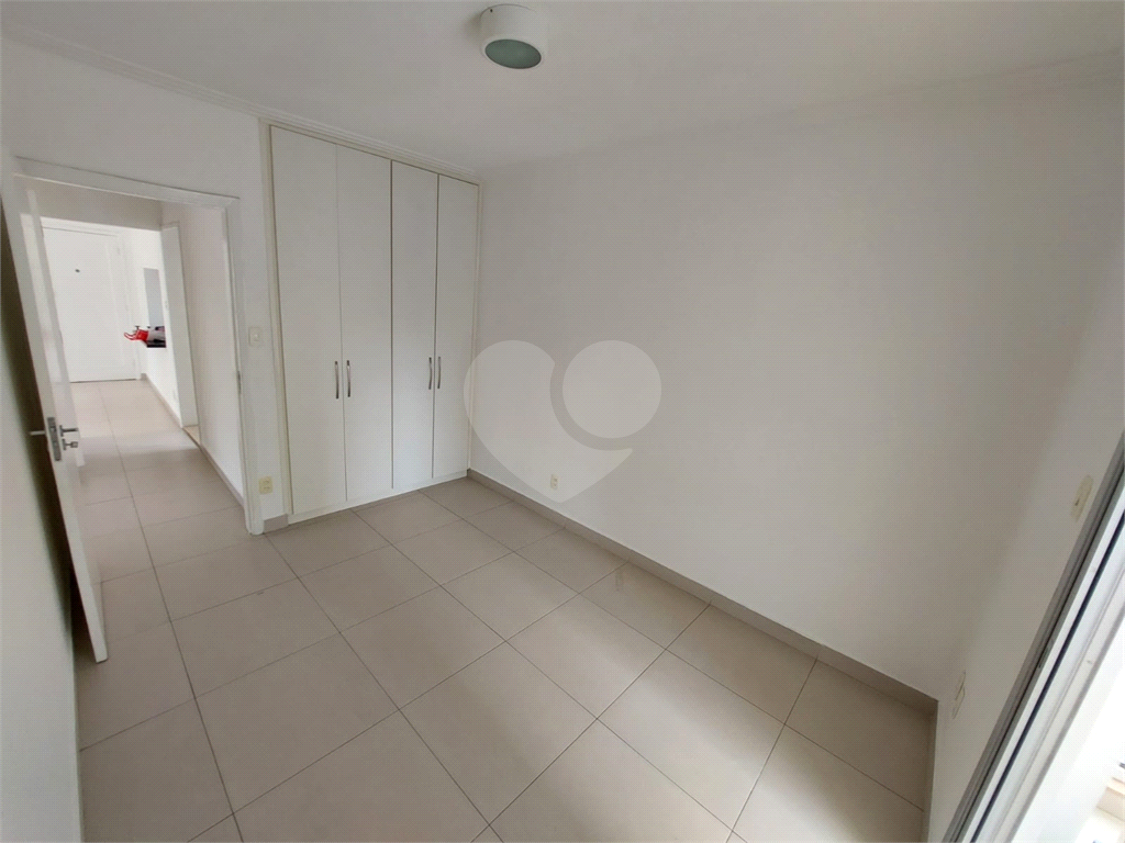 APARTAMENTO em MOEMA