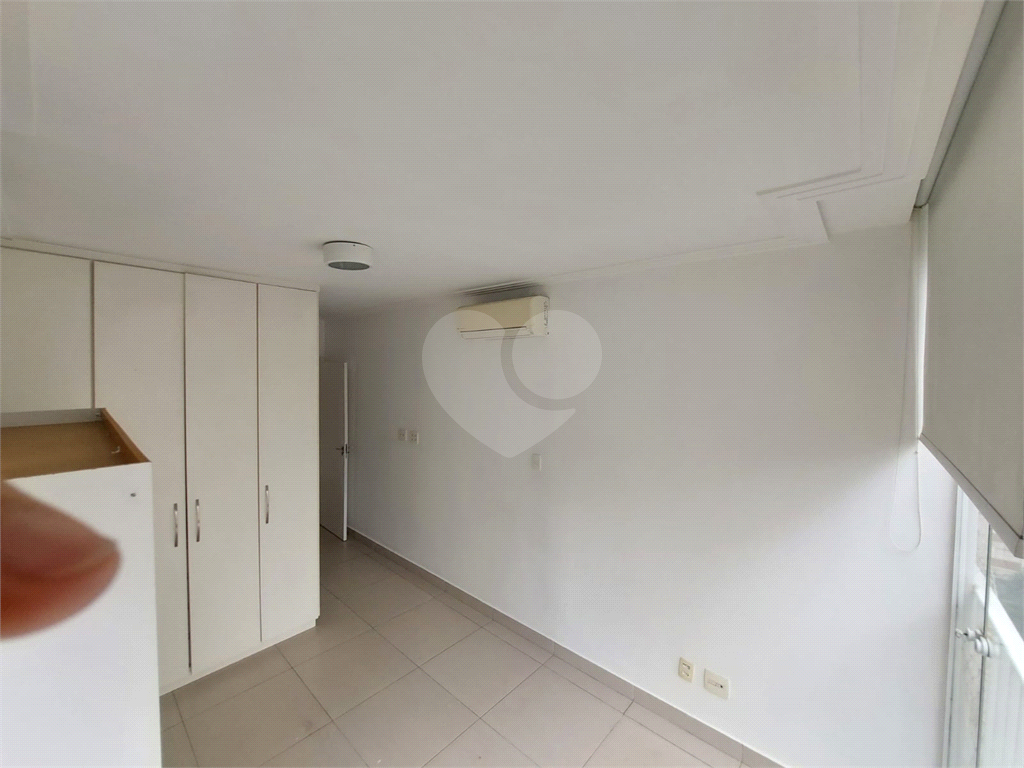 APARTAMENTO em MOEMA