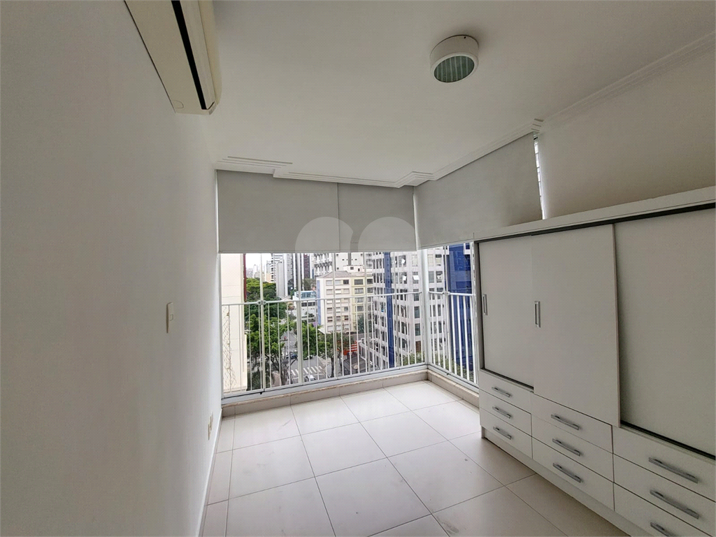 APARTAMENTO em MOEMA