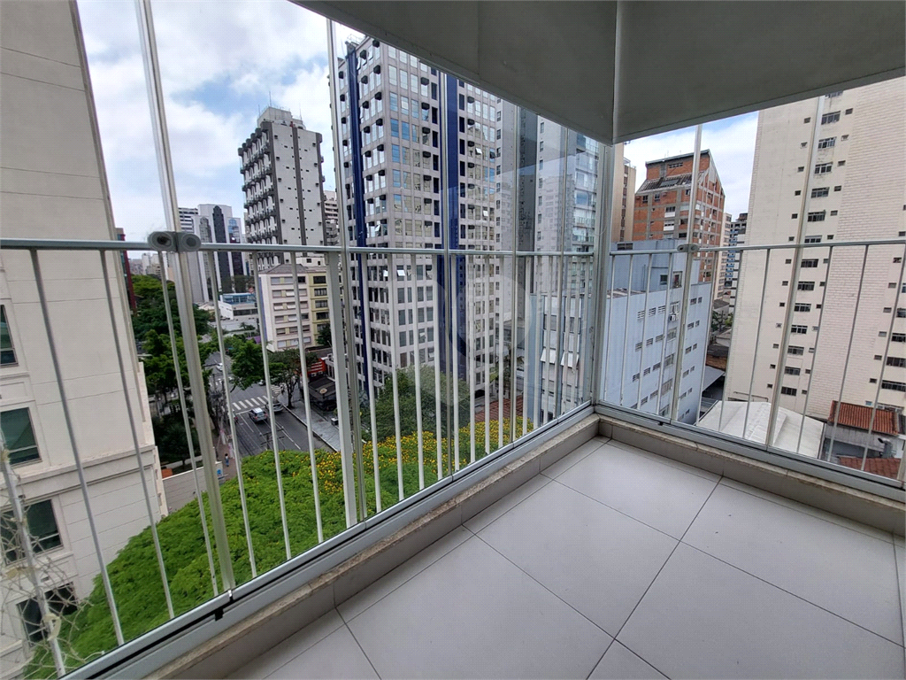 APARTAMENTO em MOEMA