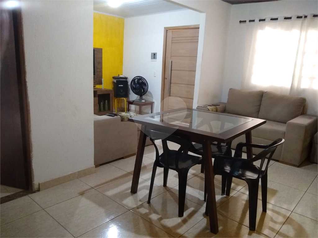 Casa à venda com 4 quartos, 124m² - Foto 1