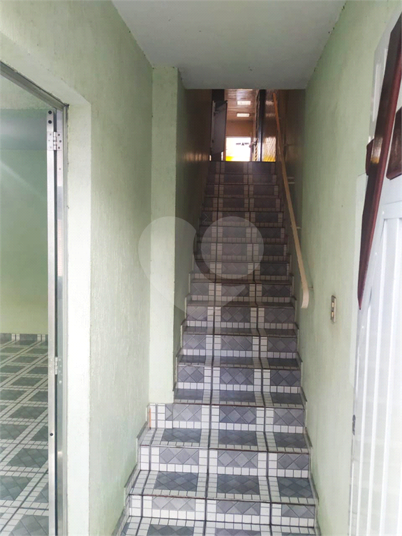 Sobrado todo reformado em Osasco, ótimo local no bairro Munhoz Júnior, 130m², 1 suíte, 2 vagas 