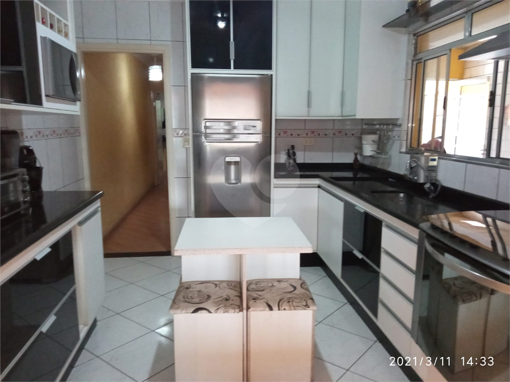 Sobrado todo reformado em Osasco, ótimo local no bairro Munhoz Júnior, 130m², 1 suíte, 2 vagas 