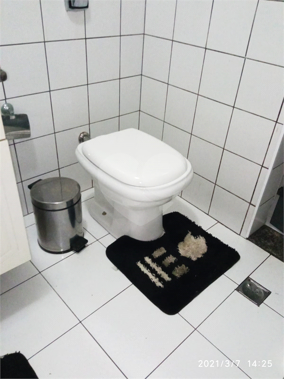 Sobrado todo reformado em Osasco, ótimo local no bairro Munhoz Júnior, 130m², 1 suíte, 2 vagas 