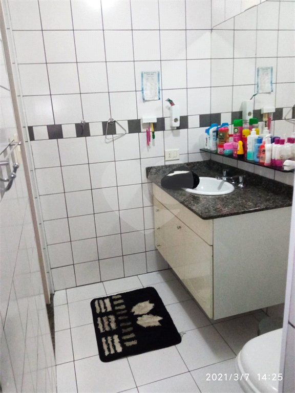 Sobrado todo reformado em Osasco, ótimo local no bairro Munhoz Júnior, 130m², 1 suíte, 2 vagas 