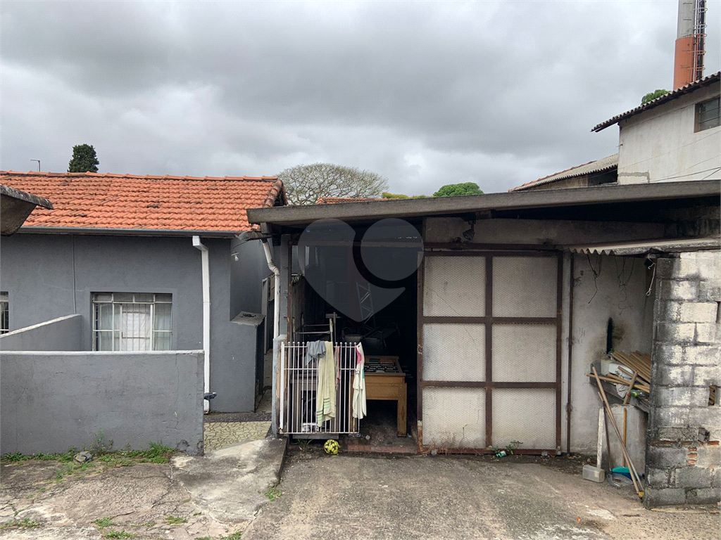 Casa de esquina a venda para moradia ou atividade comercial zoneamento ZCOR1