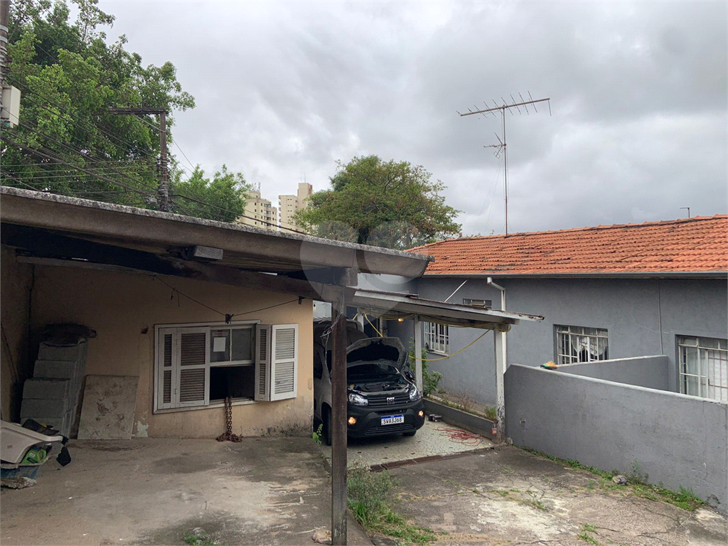 Casa de esquina a venda para moradia ou atividade comercial zoneamento ZCOR1