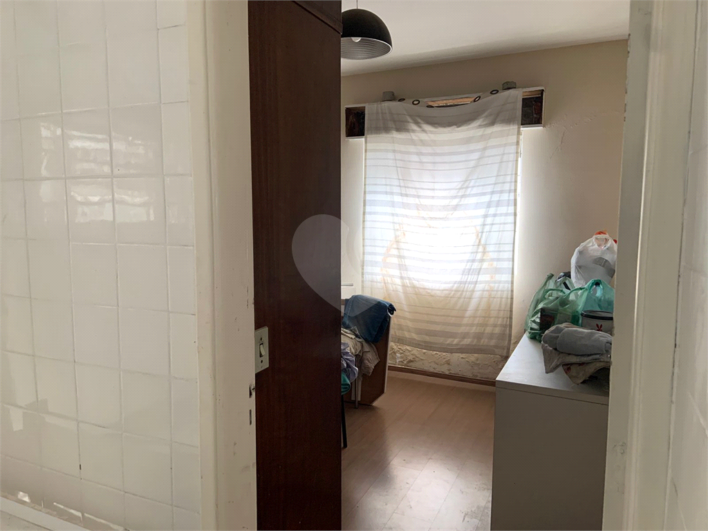 Casa de esquina a venda para moradia ou atividade comercial zoneamento ZCOR1