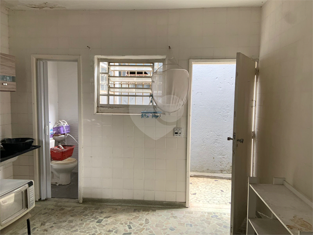Casa de esquina a venda para moradia ou atividade comercial zoneamento ZCOR1