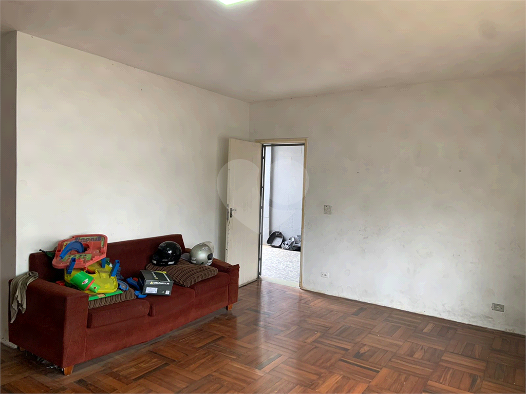 Casa de esquina a venda para moradia ou atividade comercial zoneamento ZCOR1