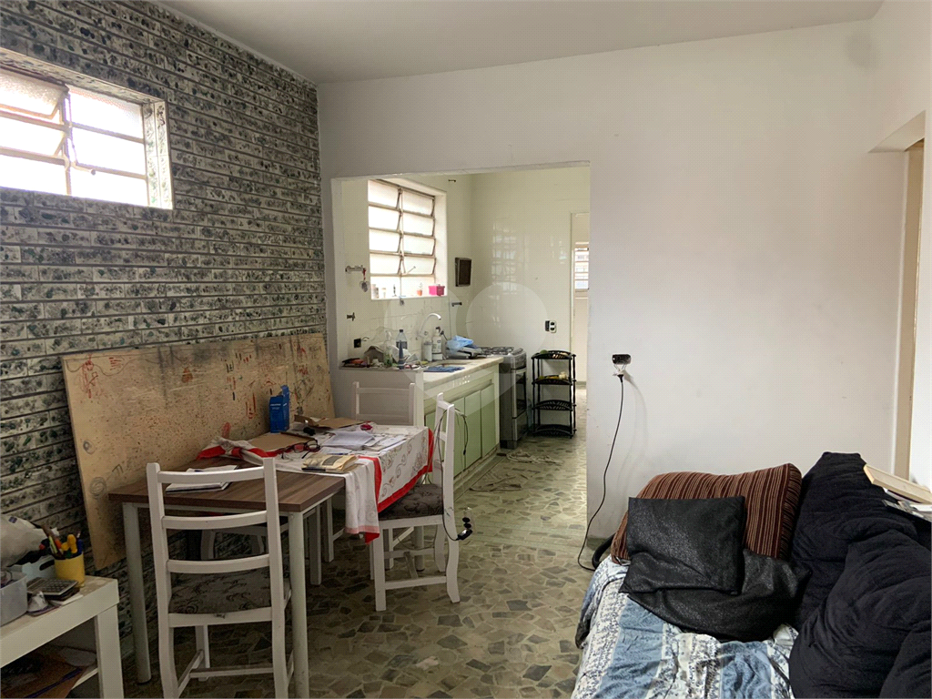 Casa de esquina a venda para moradia ou atividade comercial zoneamento ZCOR1