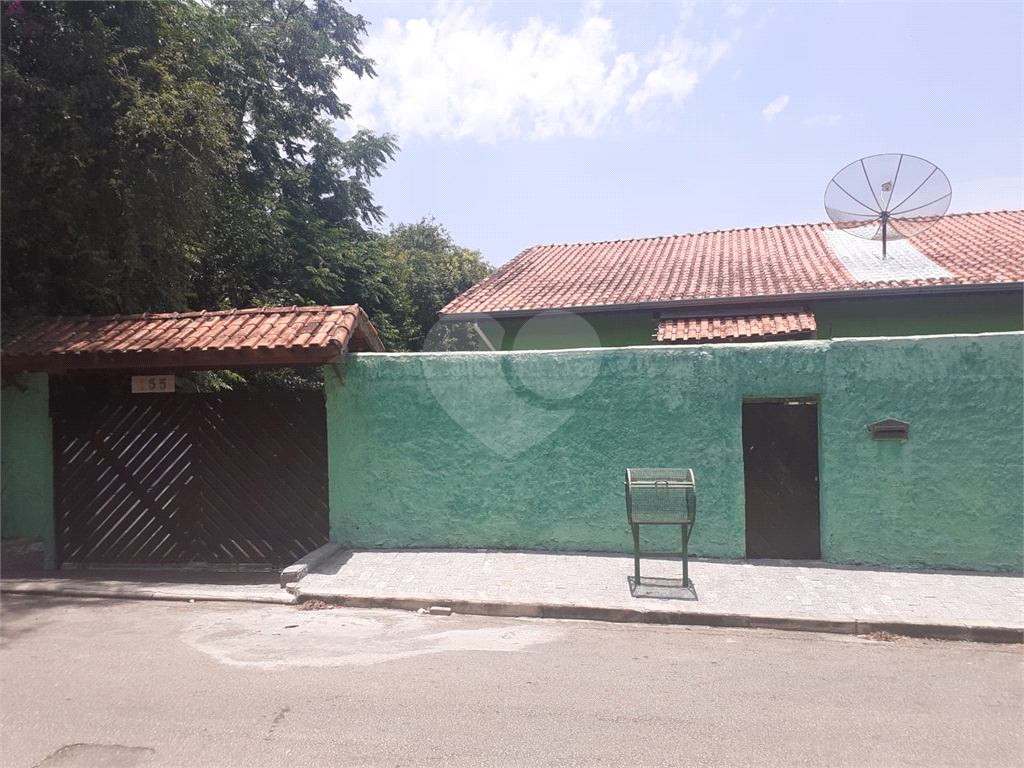 Sobrado à venda com 3 quartos, 250m² - Foto 1