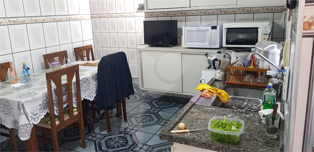 Imóvel com 4 casas em Artur Alvim  por R$ 599.000,00