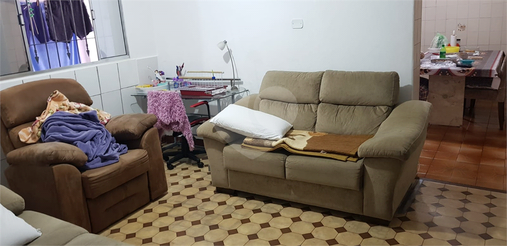 Imóvel com 4 casas em Artur Alvim  por R$ 599.000,00