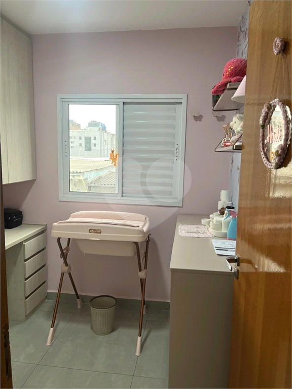 APARTAMENTO VENDE.SE EM CONDOMÍNIO - PORTEIRA FECHADA
