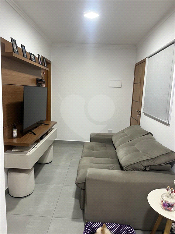 APARTAMENTO VENDE.SE EM CONDOMÍNIO - PORTEIRA FECHADA