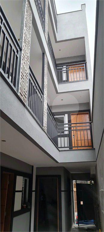 APARTAMENTO VENDE.SE EM CONDOMÍNIO - PORTEIRA FECHADA