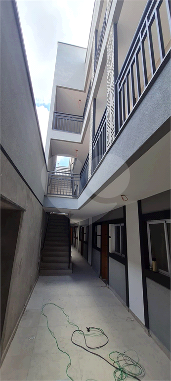 APARTAMENTO VENDE.SE EM CONDOMÍNIO - PORTEIRA FECHADA