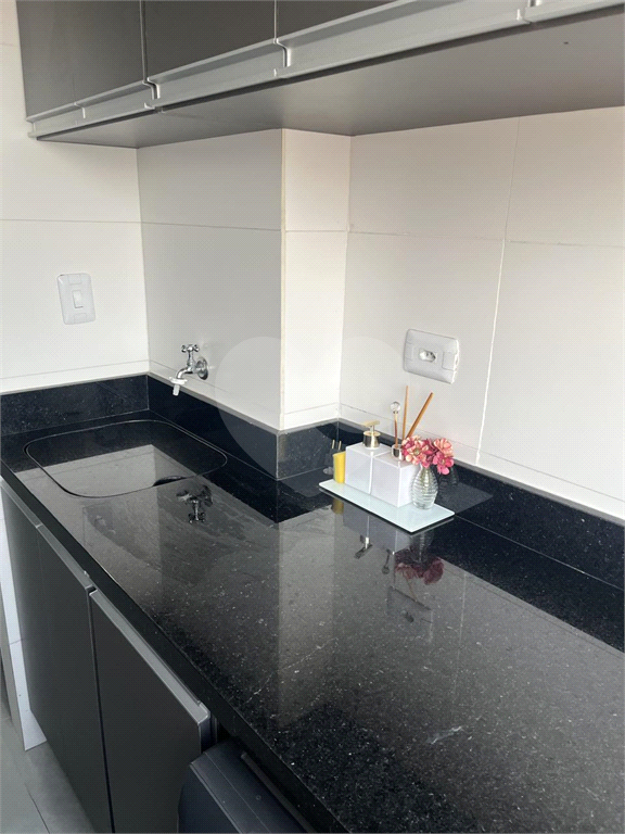APARTAMENTO VENDE.SE EM CONDOMÍNIO - PORTEIRA FECHADA