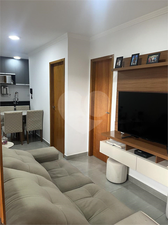 APARTAMENTO VENDE.SE EM CONDOMÍNIO - PORTEIRA FECHADA